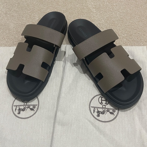 Coveted Hermès Brand New, Unworn Men\'s Etoupe Epsom Chypre sandals - Size 43 main image 10